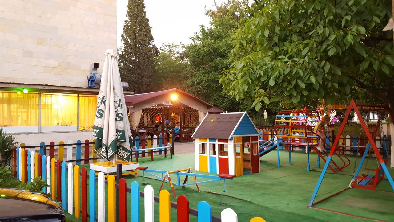 U Iriny Hotel Pizunda Exterior photo